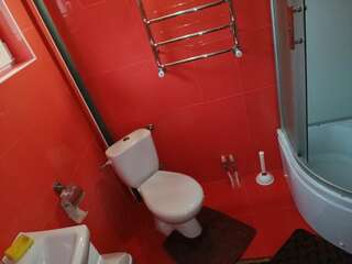 Мини-отель Каньйон Каменец-Подольский Четырехместный номер с балконом-3